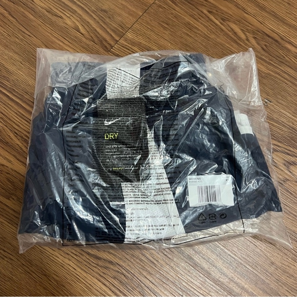 NWT Nike Navy Blue Dri-Fit Tempo Running Shorts Size XS - Picture 2 of 4